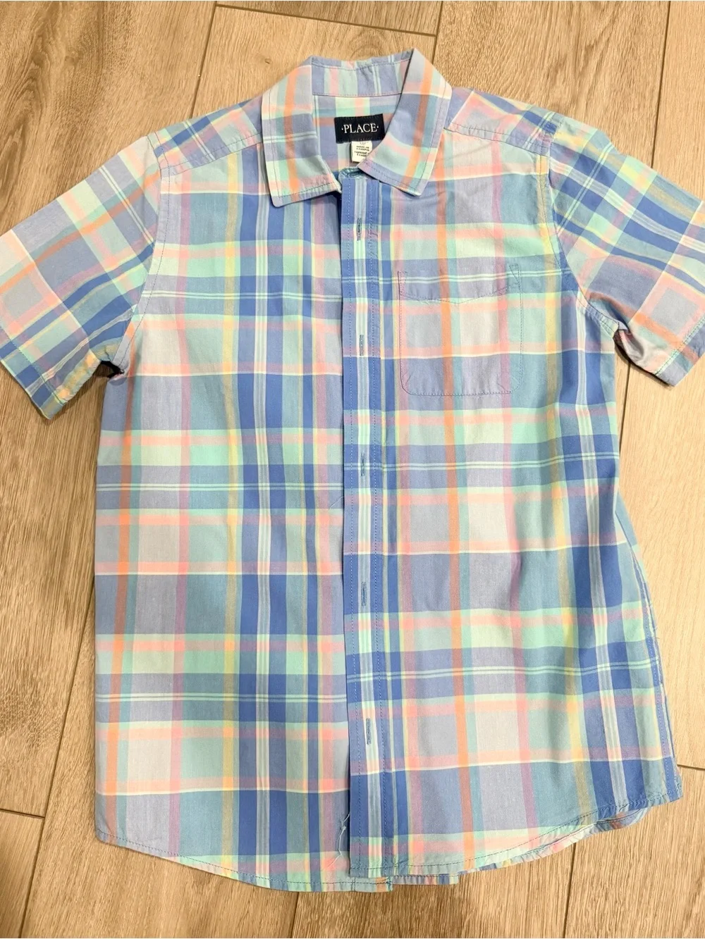 Old Navy Gray Short-Sleeve Button-Down Shirt with White Dots